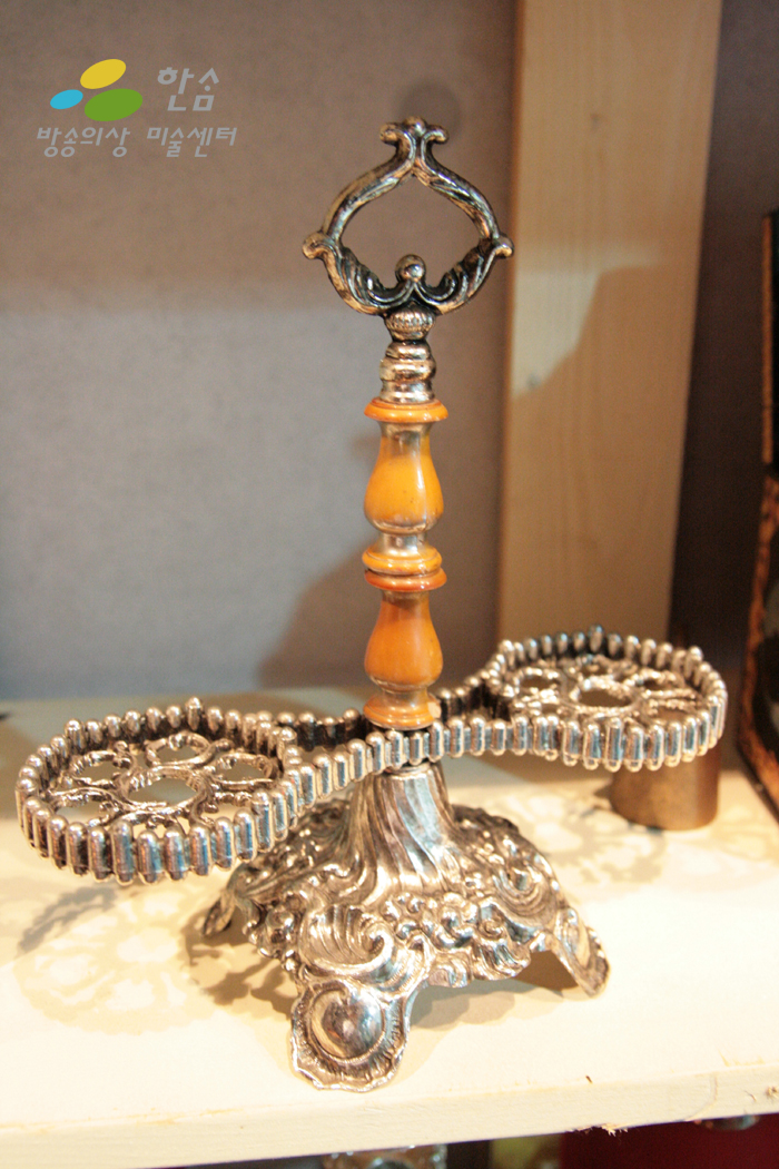 B9.앤틱촛대