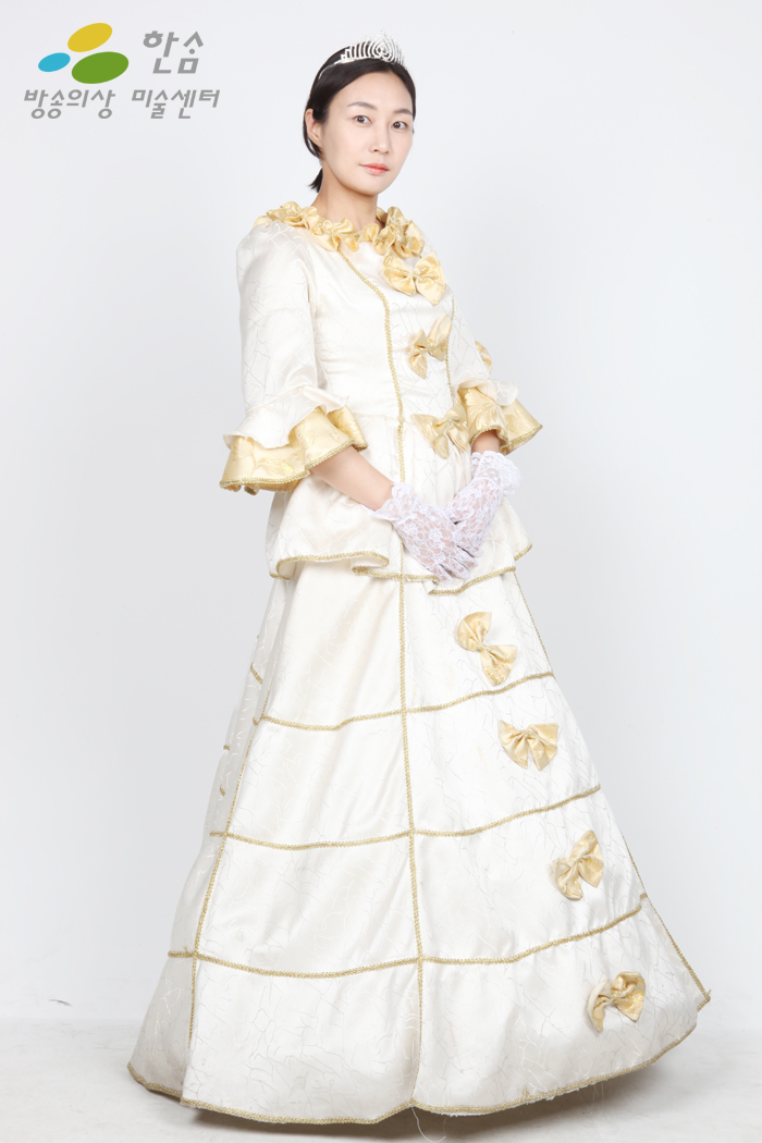 2075.중세드레스