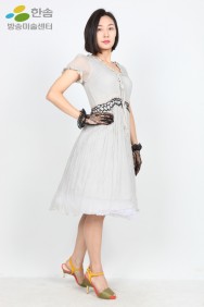 2451.복고원피스