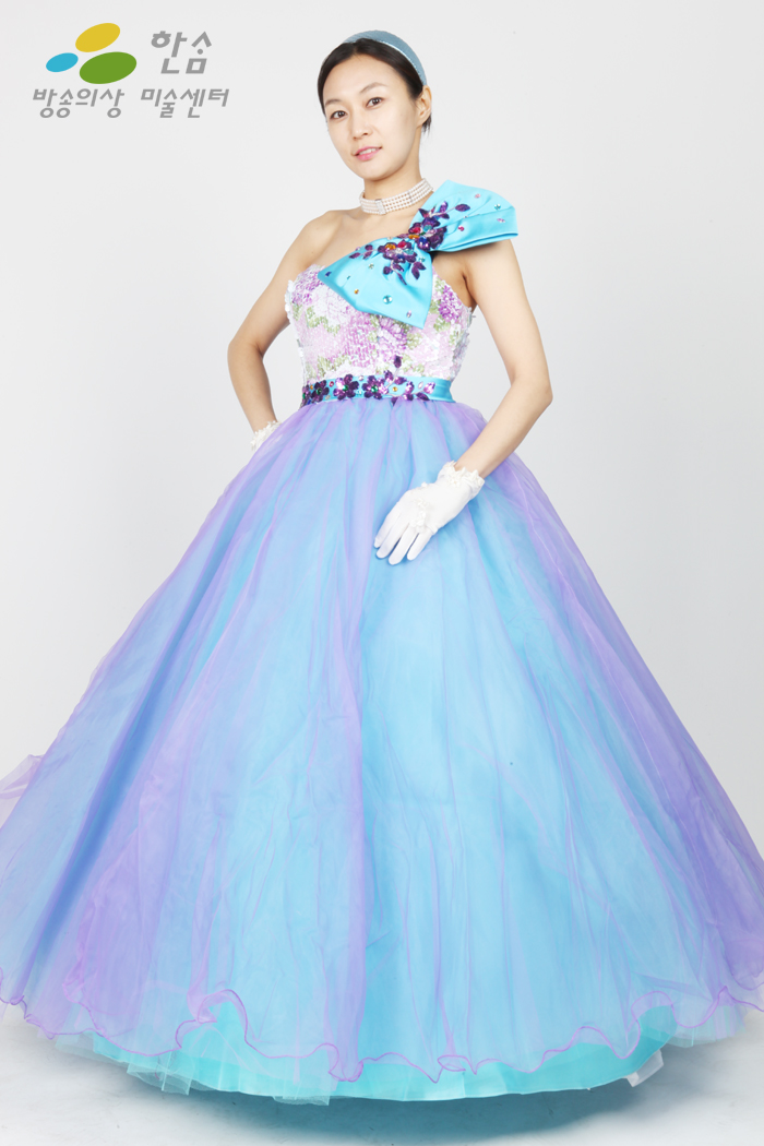 1821.중세파티드레스