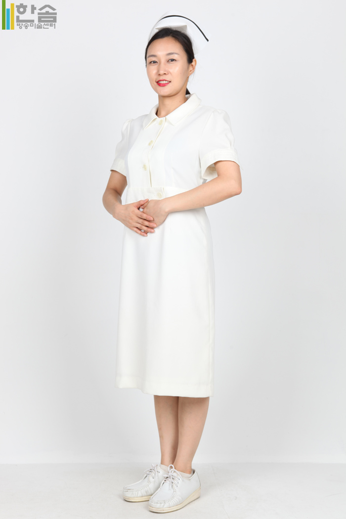 4434.복고간호사