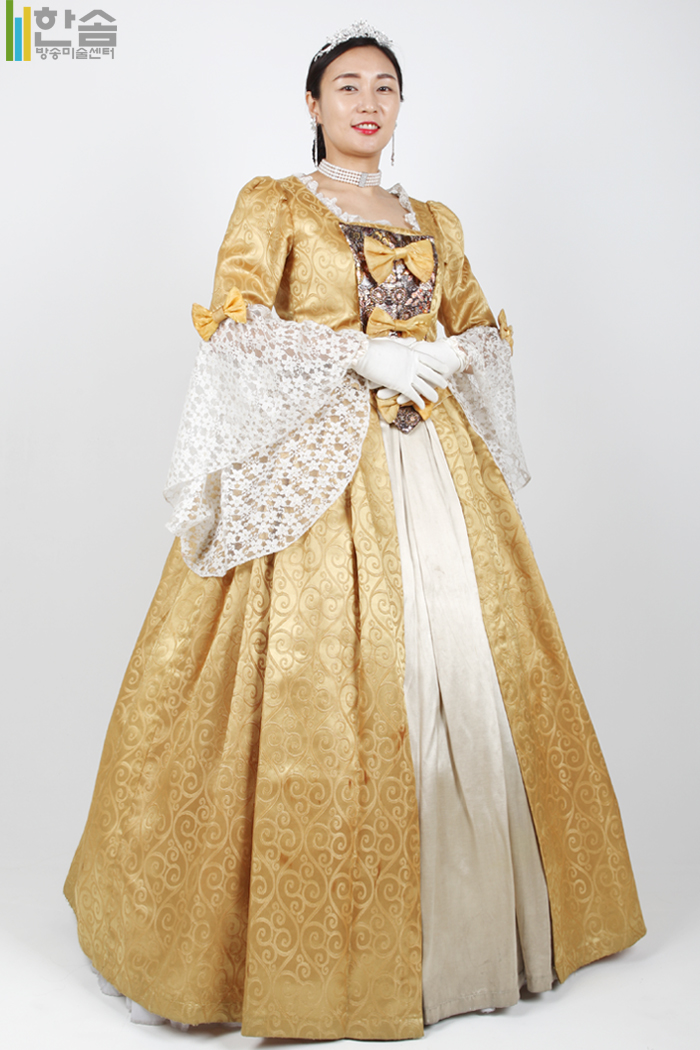 4659.중세드레스