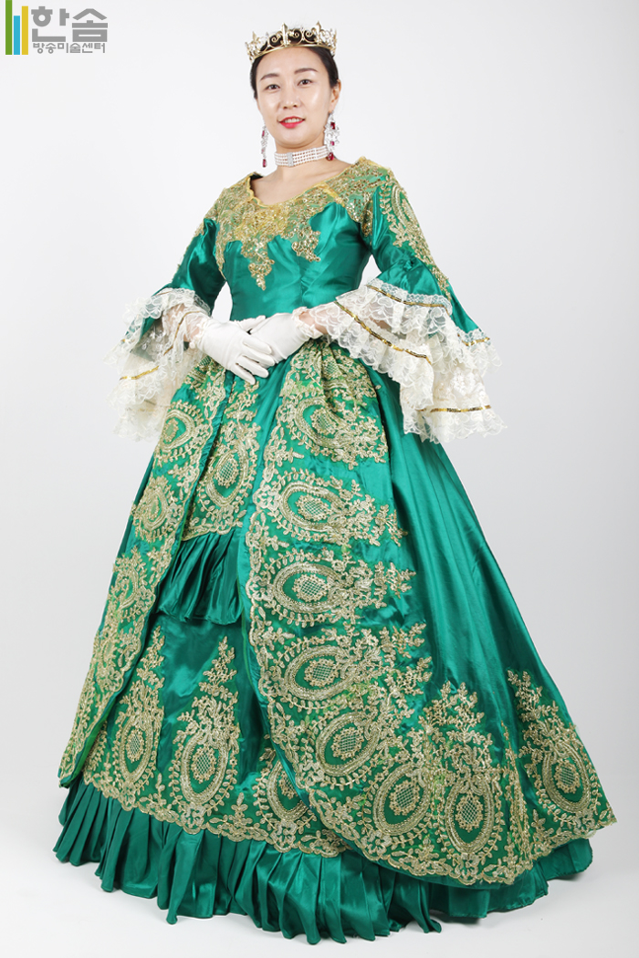 4635.중세드레스