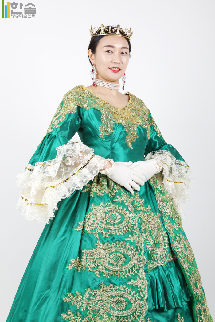 4635.중세드레스