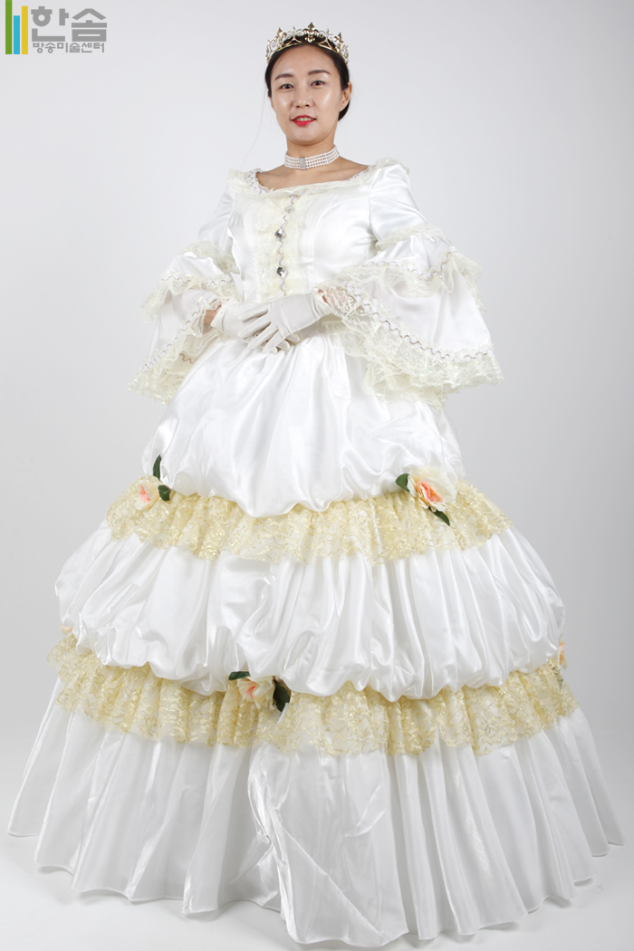 4639.중세드레스