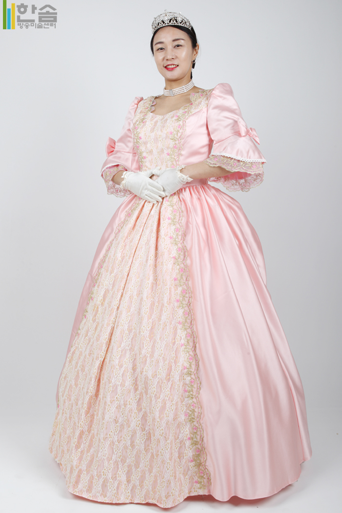 4646.중세드레스