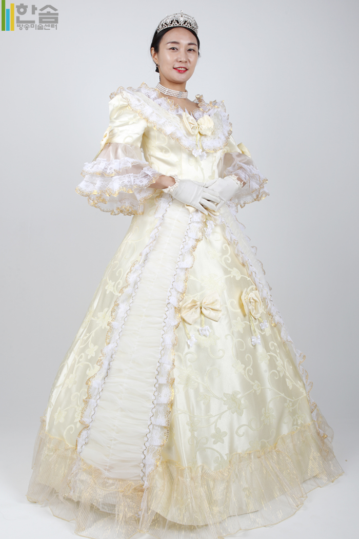 4648.중세드레스