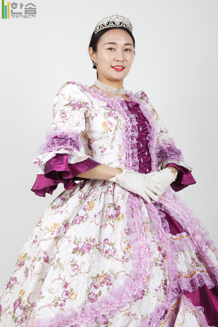 4649.중세드레스