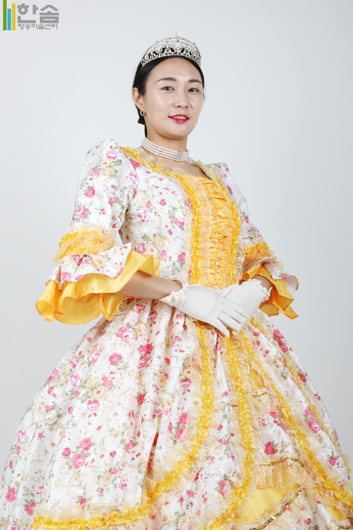 4650.중세드레스